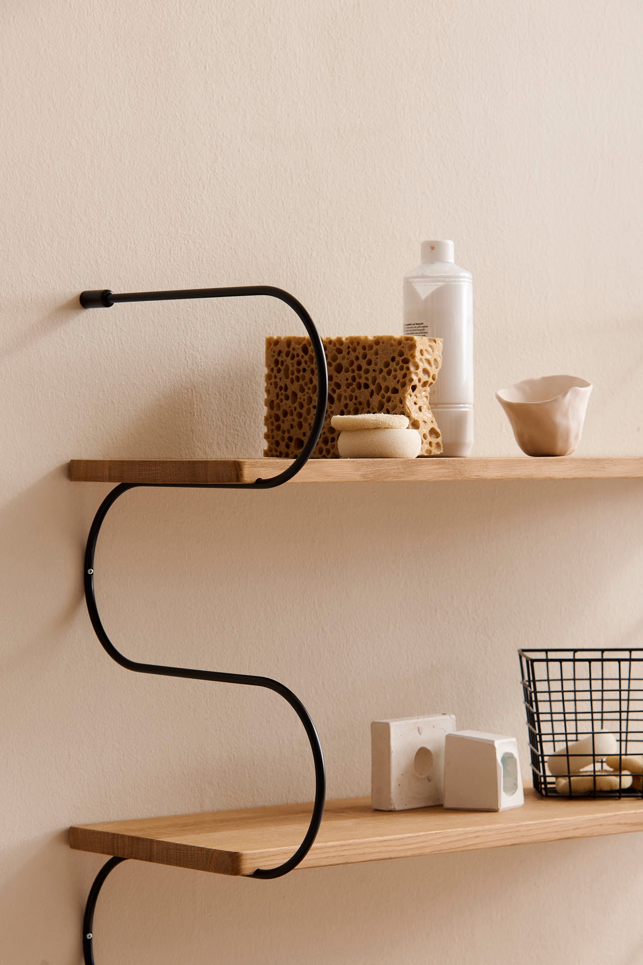 Shelf "ONDA" small black