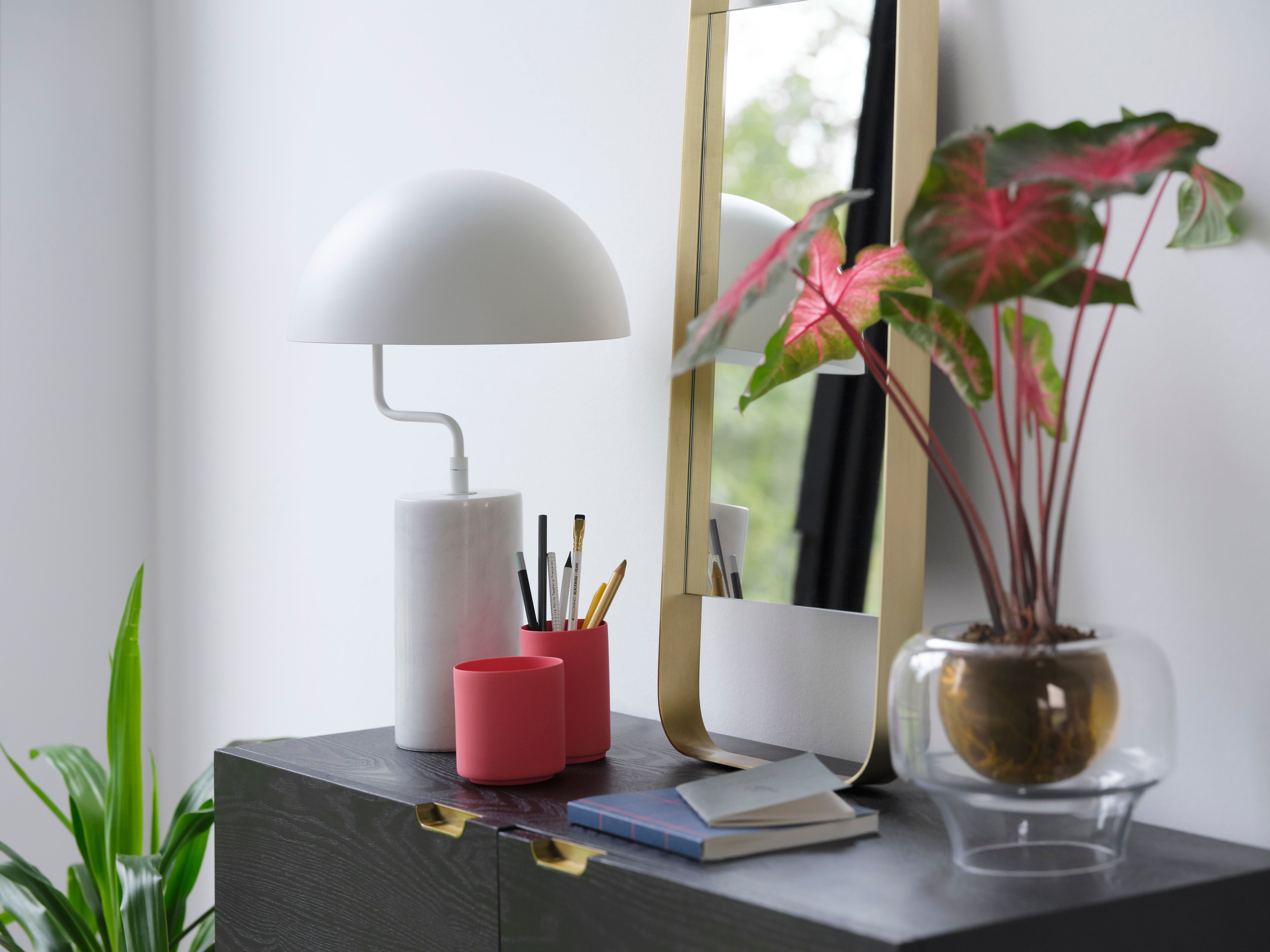 Poise Tischlampe Weiß Metall Marmor