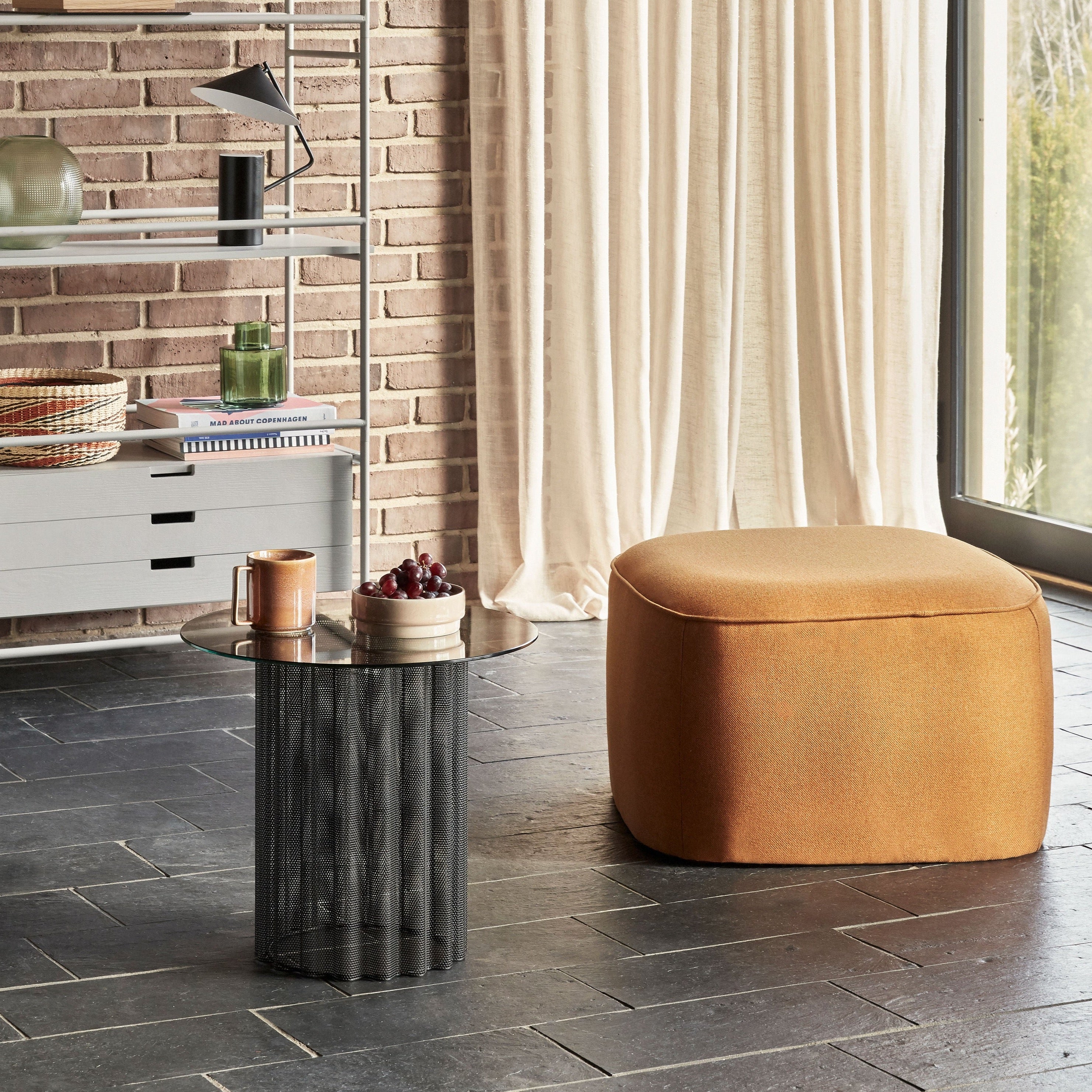 Flow Tisch Schwarz - Modern und Stilvoll