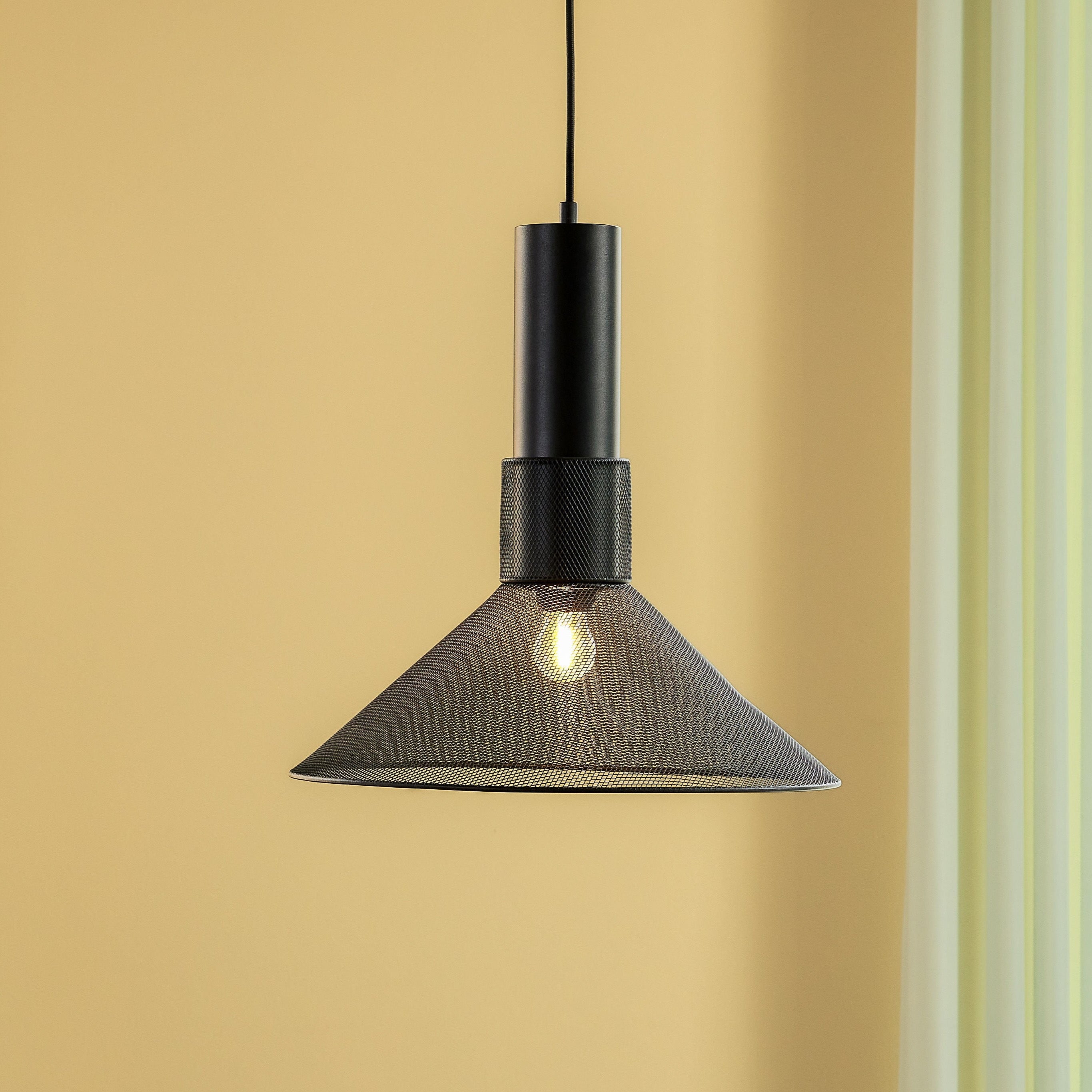 Ray Hängelampe Schwarz – Modernes Design mit faszinierenden Lichteffekten