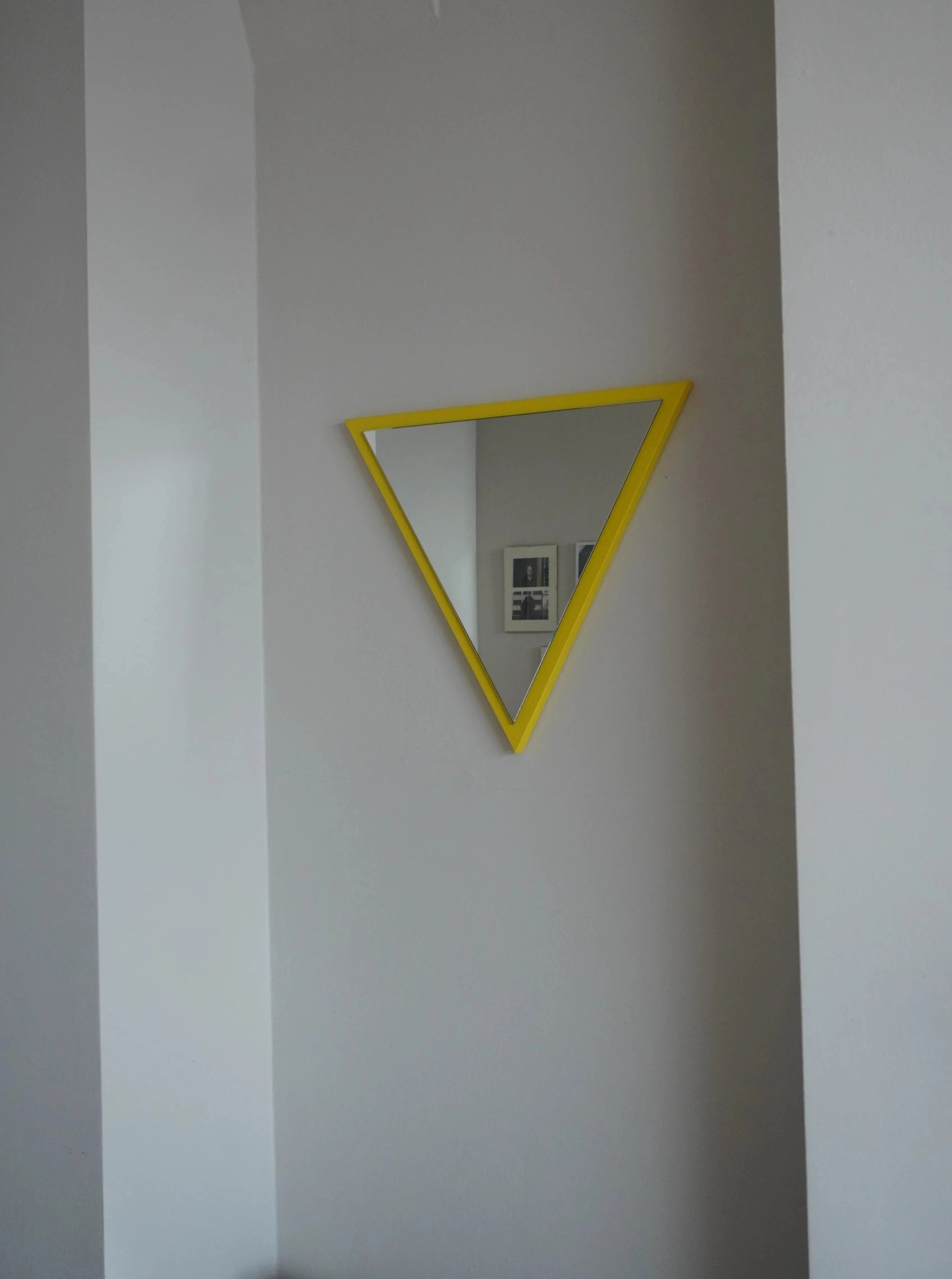 Mirror "The basic mirror" triangle yellow