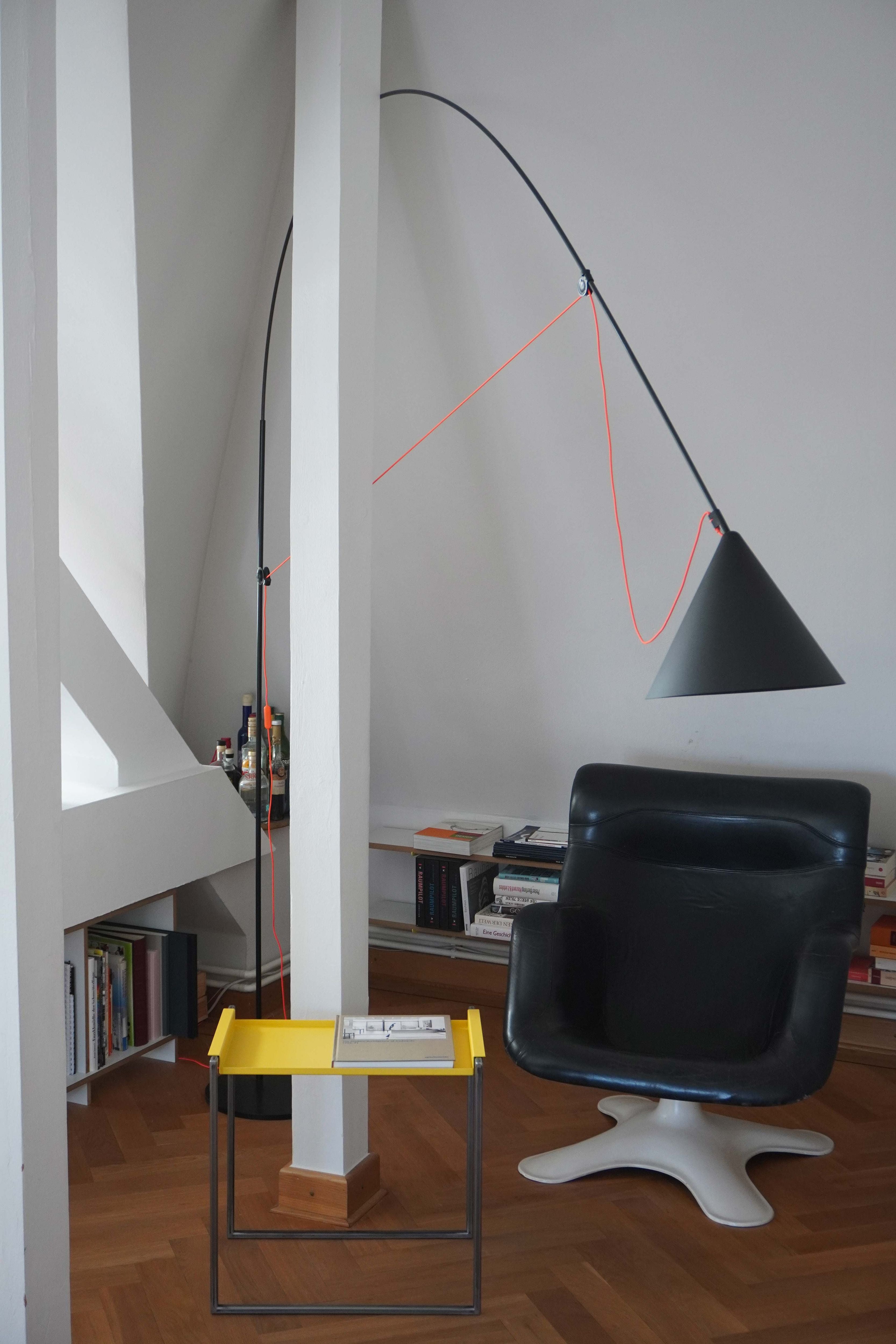 Side table "TOM" and tray "CARLA" set of 2