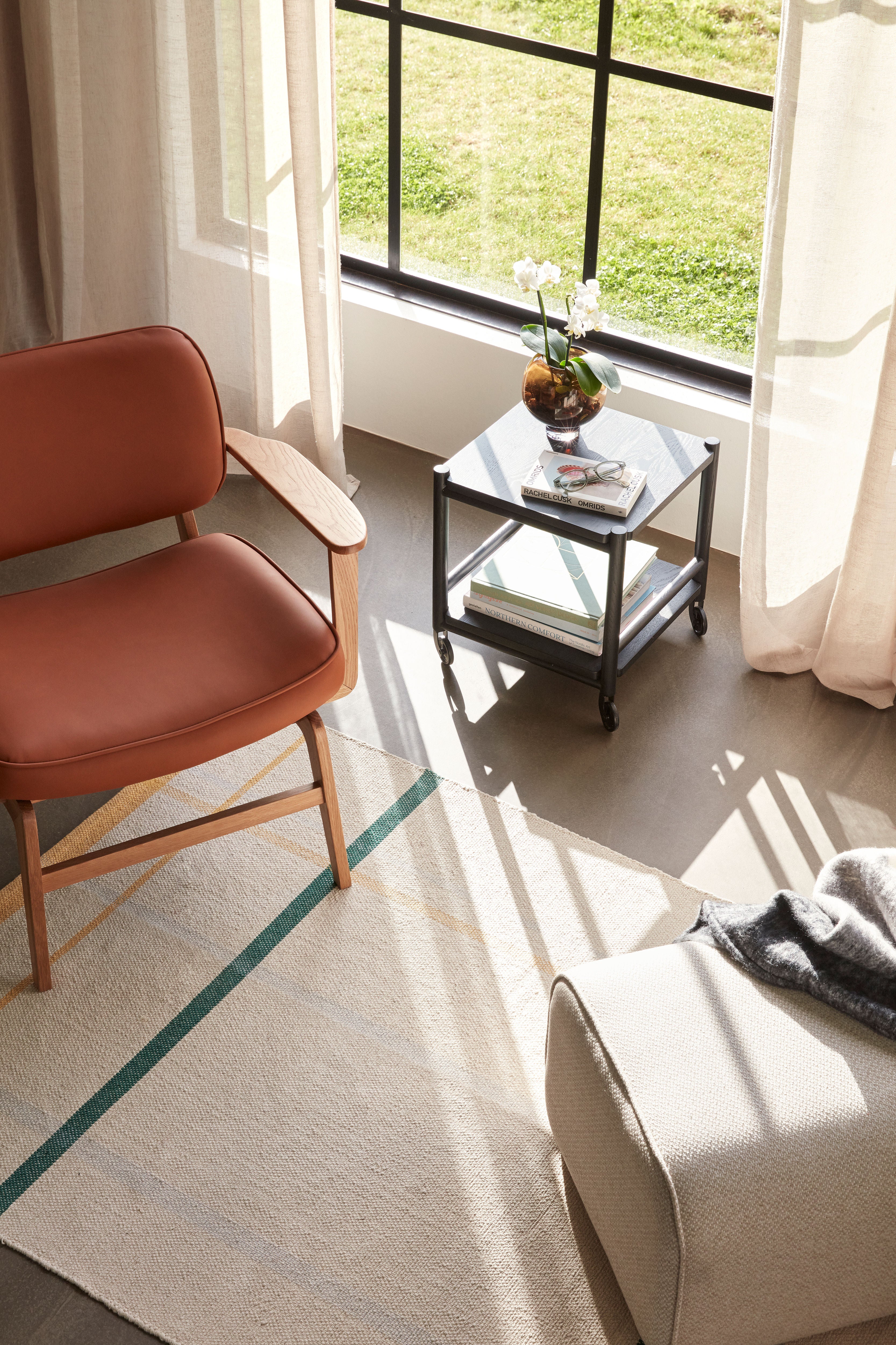 Lounge chair "Haze" brown natural