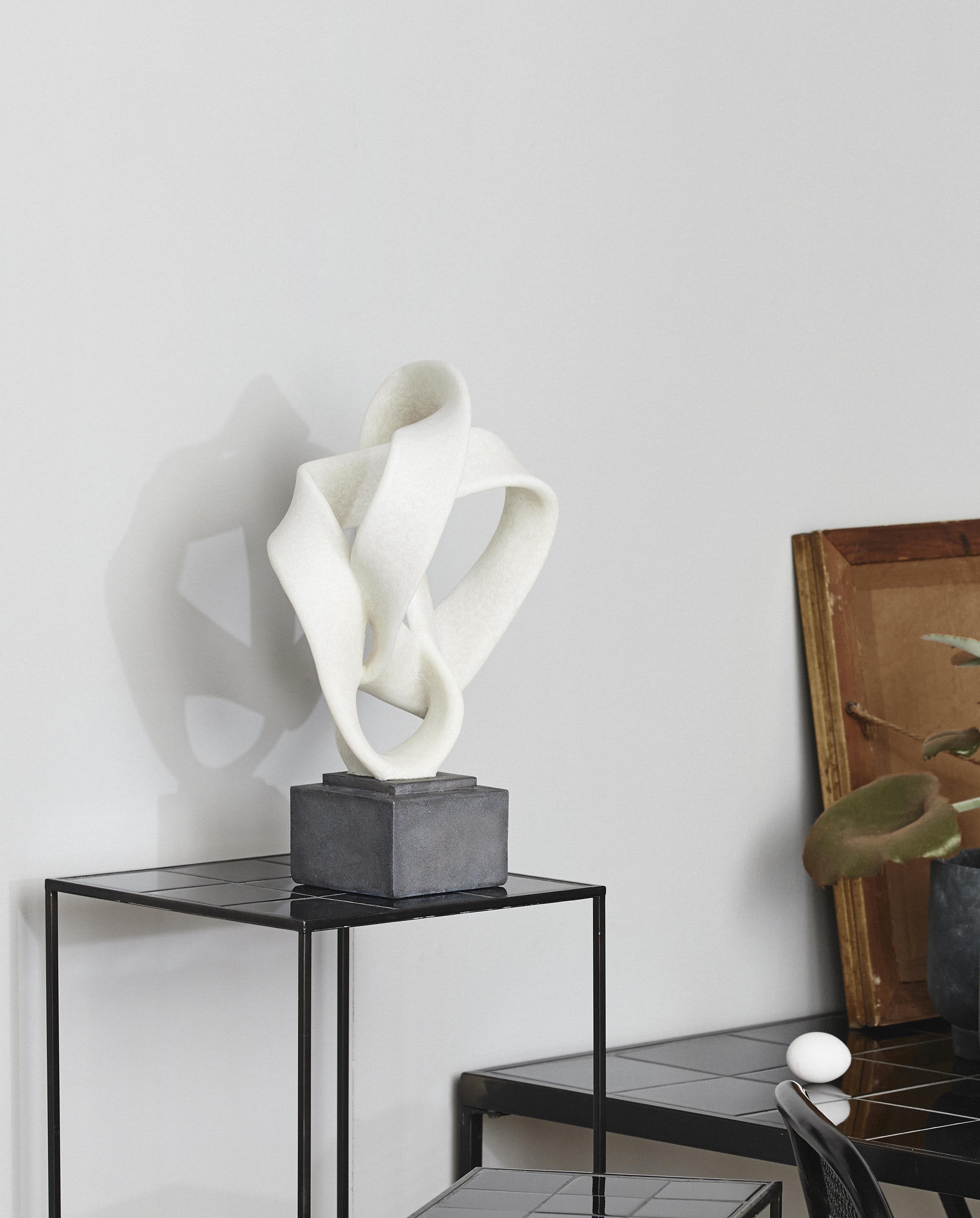 Dekorationsstatue "ROSALA" Skulptur Schwarz/Weiß