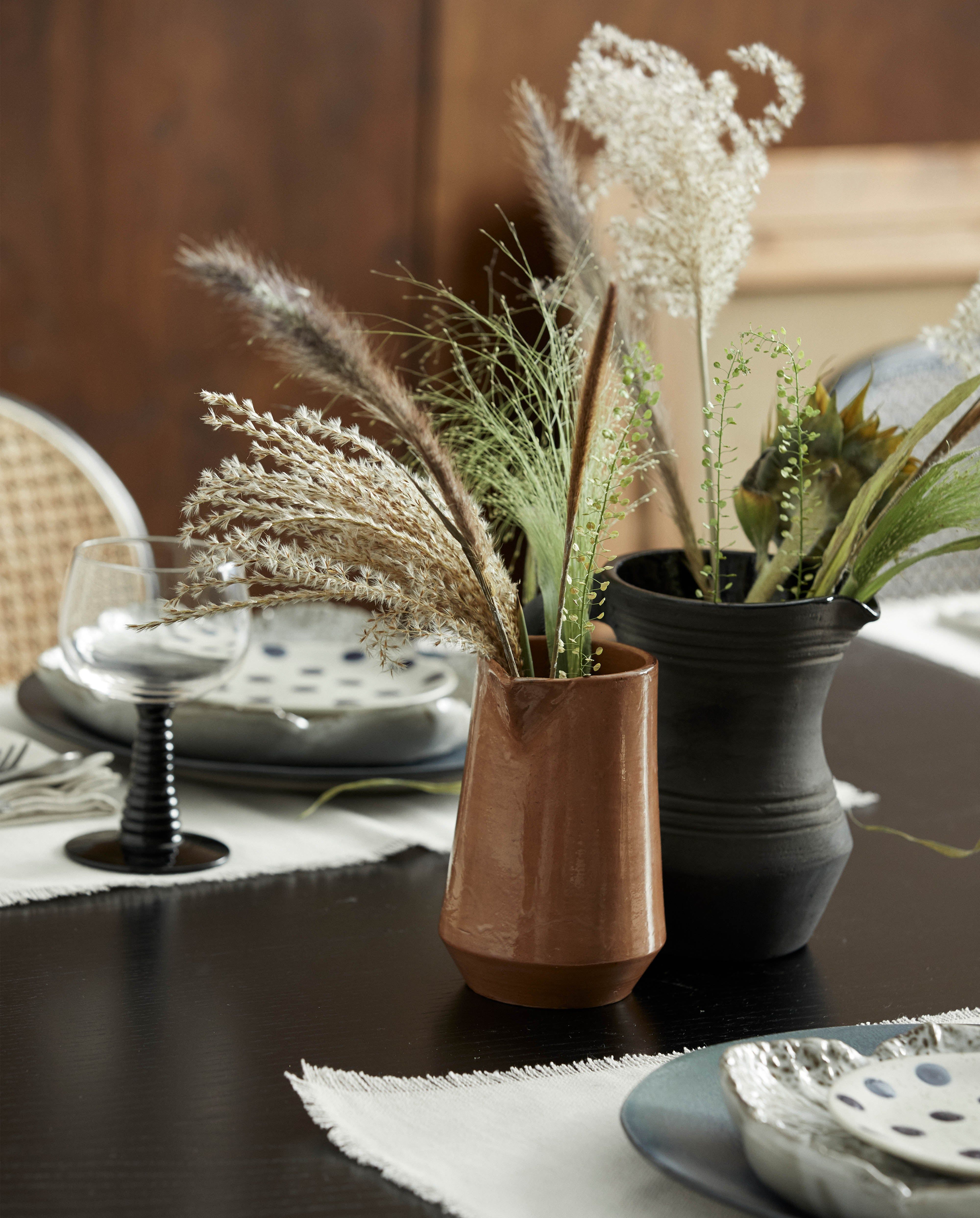 Krug Base "JUNIPER" mit Griff terracotta Schwarz