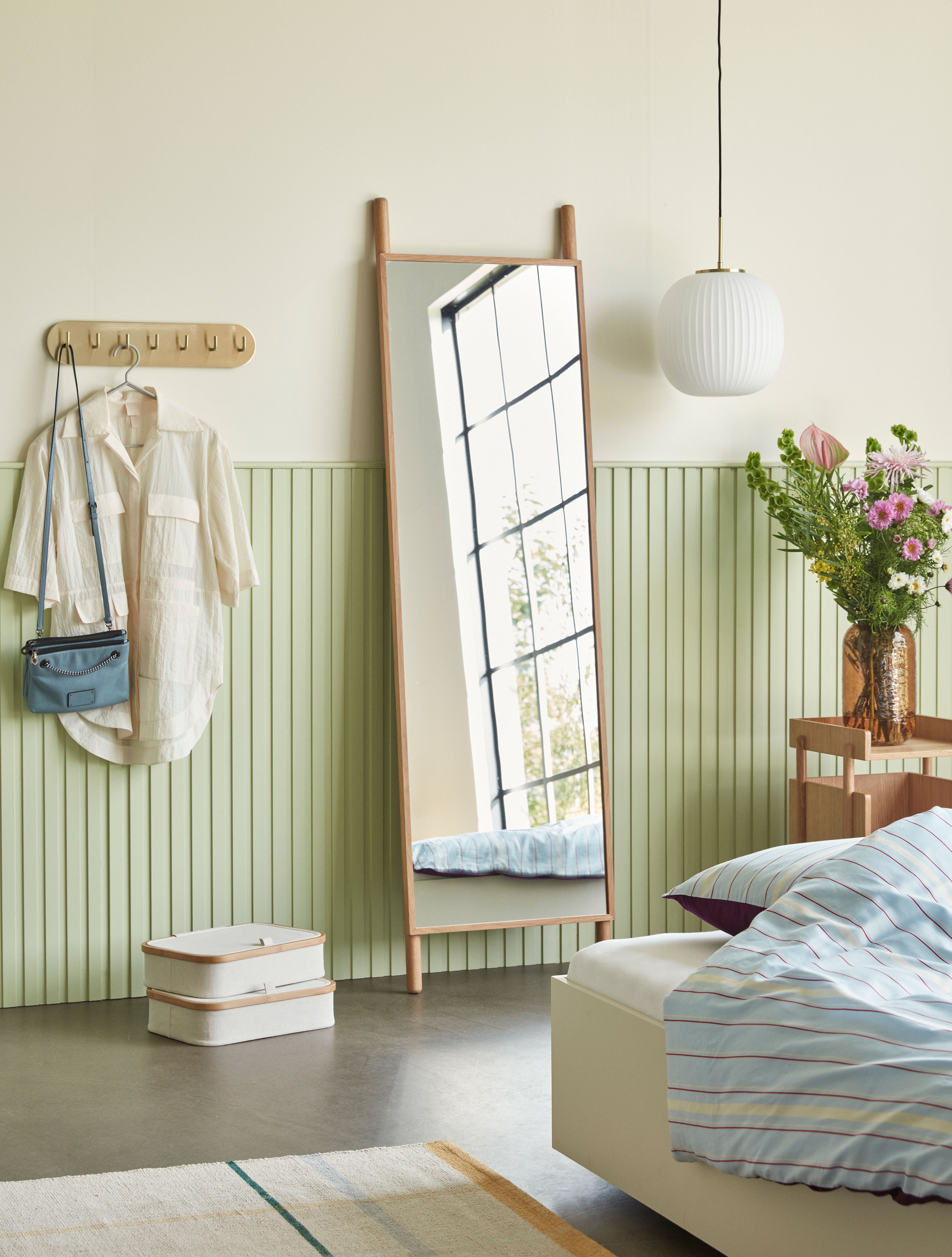 Standing mirror "Lean" natural colors