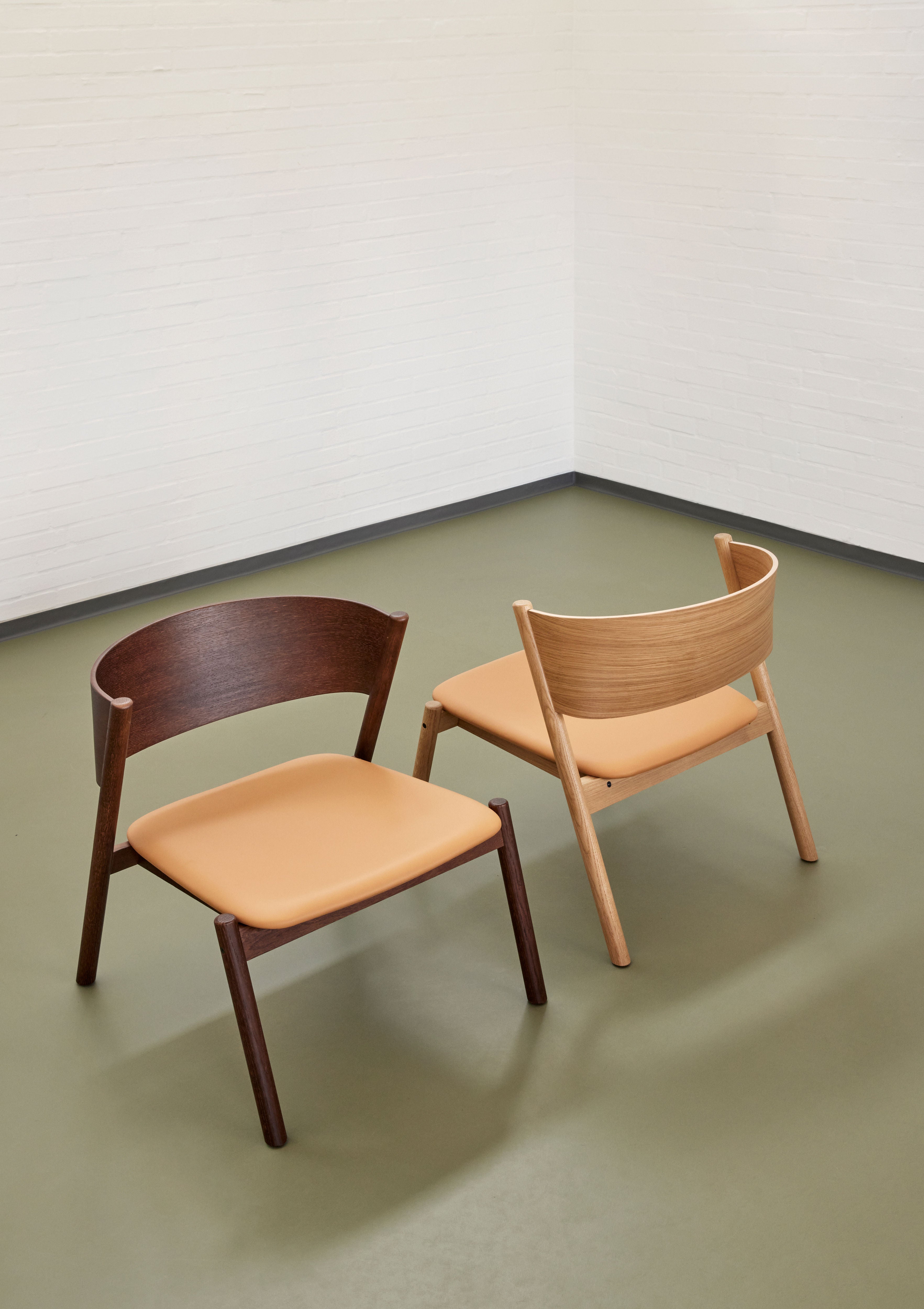 Loungestuhl "Oblique" Sitz Naturfarben